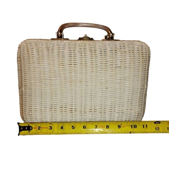 Vintage White Wicker Purse w/Pearl Lucite Handles Mid Century Modern Hong Kong - Picture 9 of 16